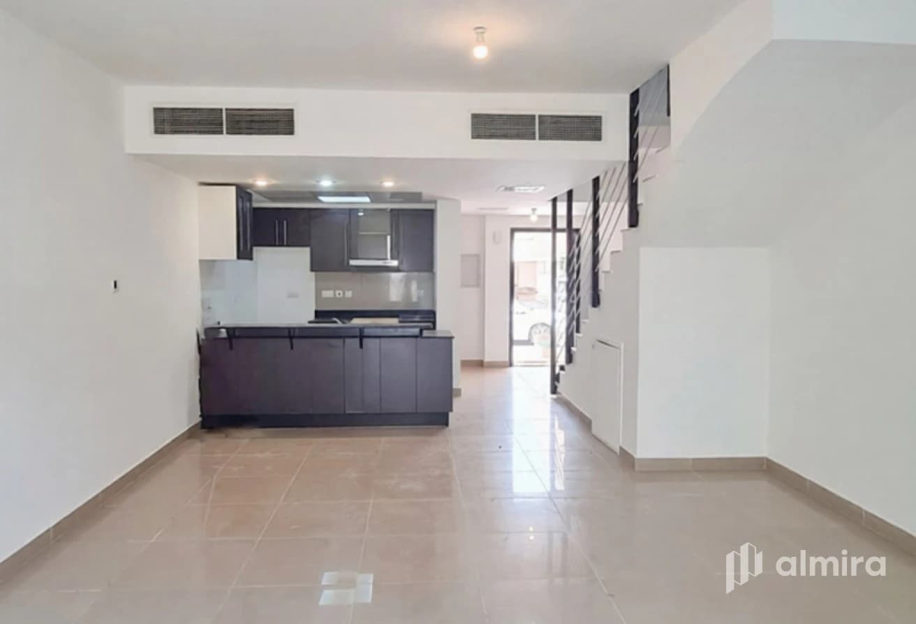 Spacious 4BR+M | Good Condition | Private Garden