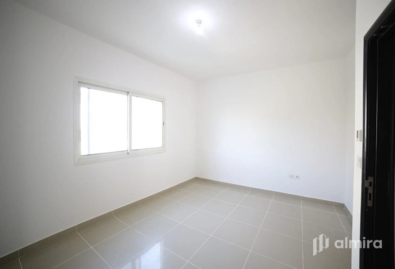 Spacious 4BR+M | Good Condition | Private Garden