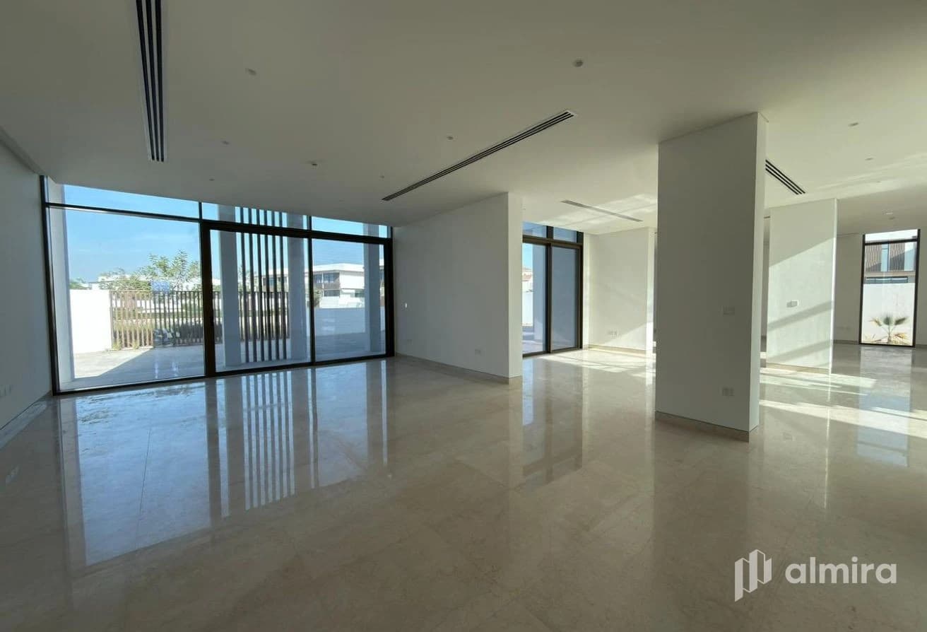 Single Row Corner | Vacant | Waterfront Living