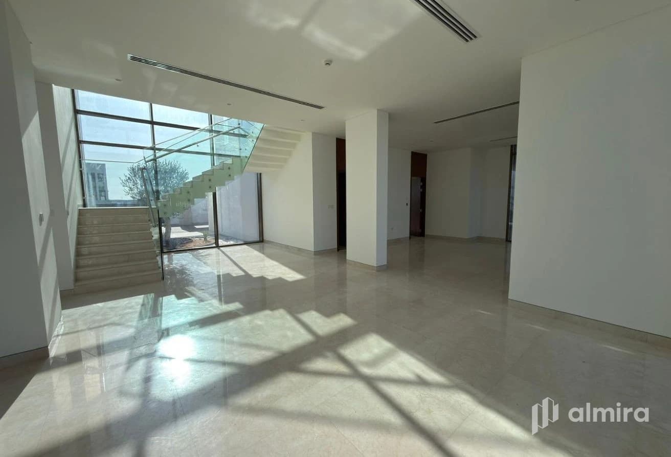 Single Row Corner | Vacant | Waterfront Living