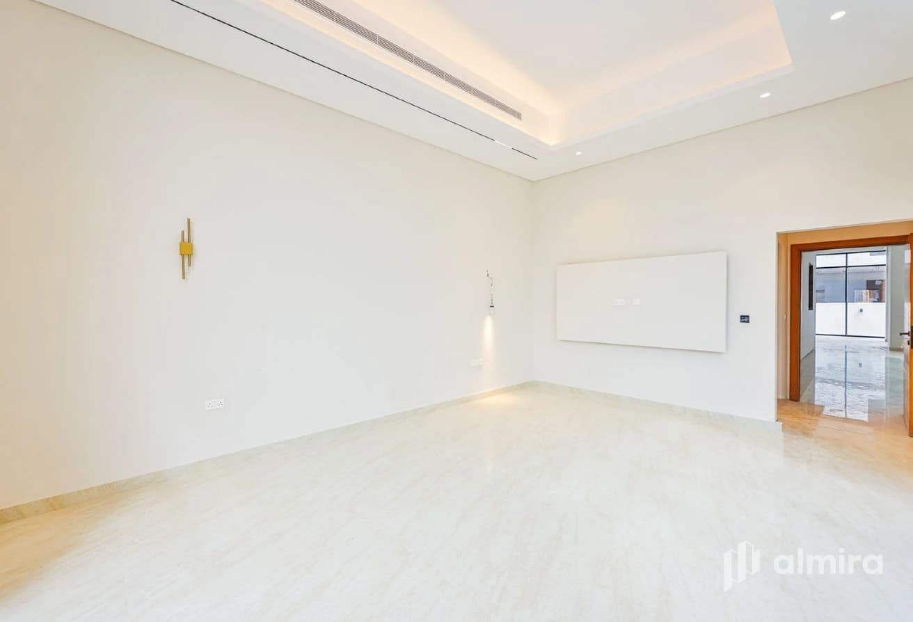 Brand New | Ready To Move In | High-End Finishing