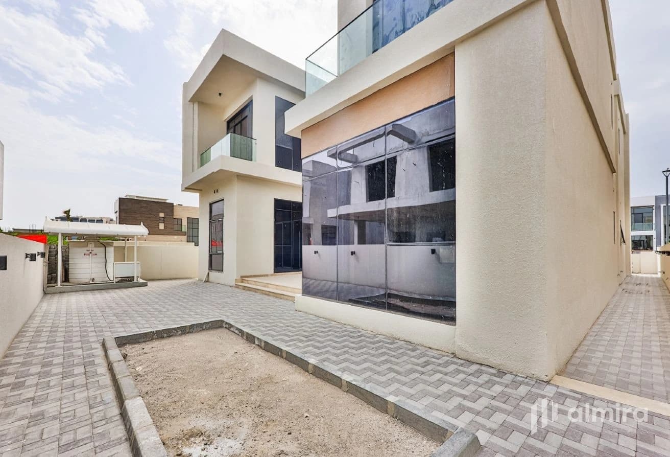 Brand New | Ready To Move In | High-End Finishing