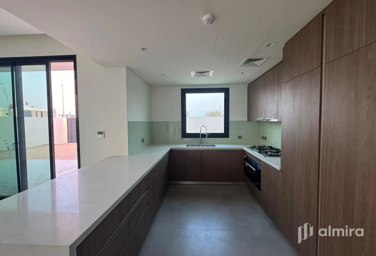 Single Row | Next to Golf Course | 4XS Type