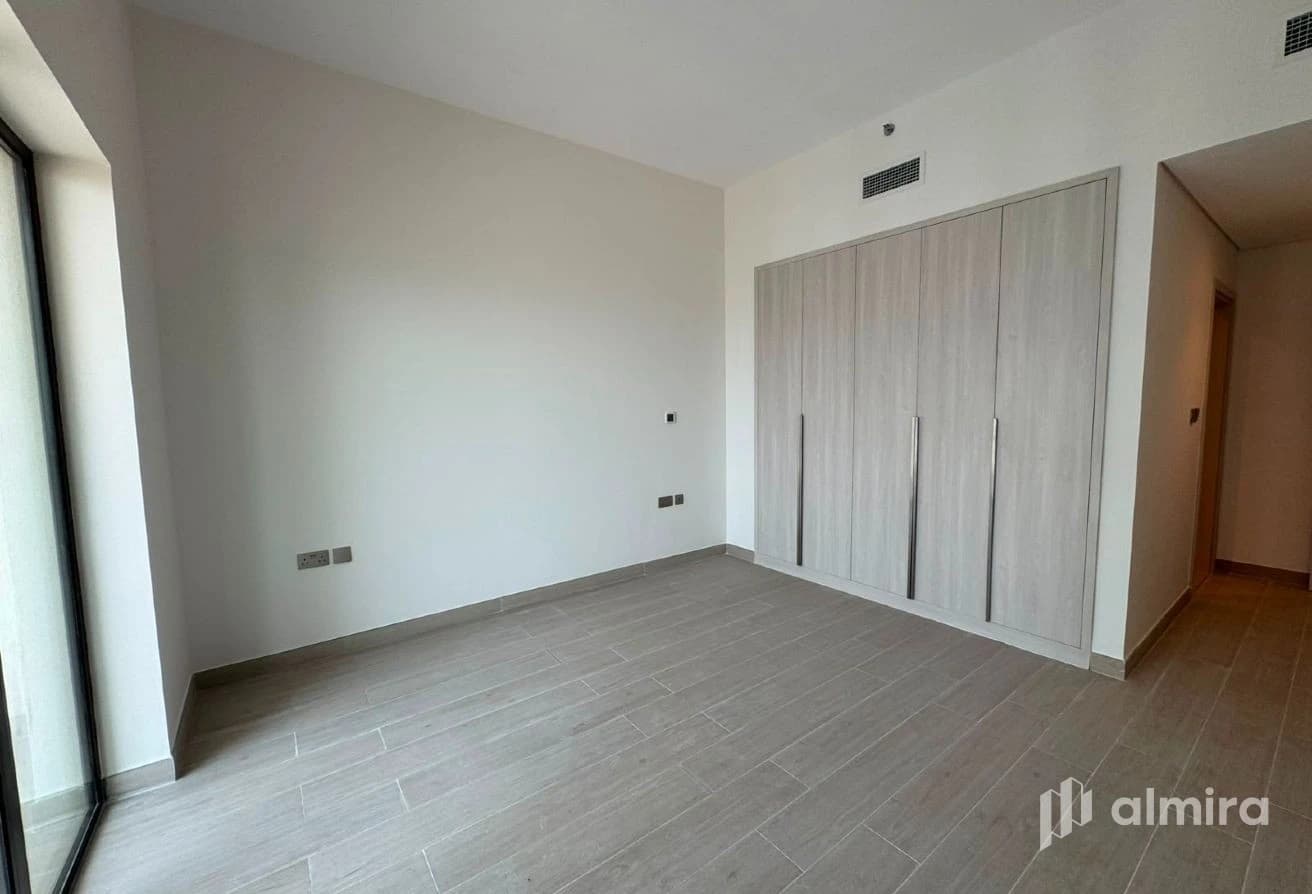 Golf View | High Floor | 2 Balconies | First User