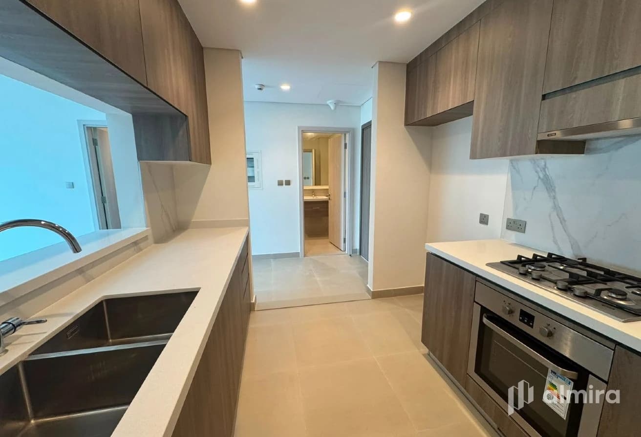 Golf View | High Floor | 2 Balconies | First User