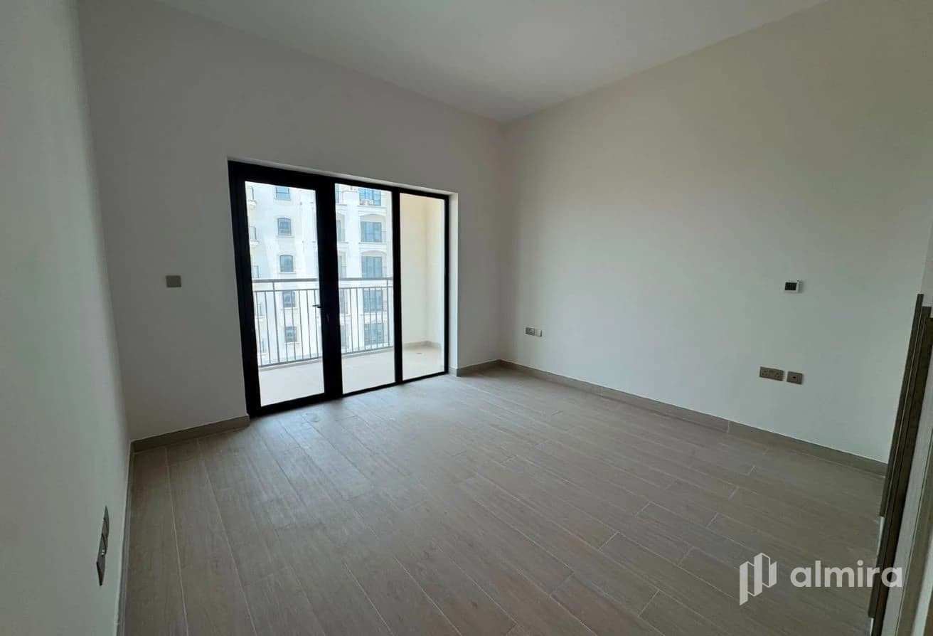 Golf View | High Floor | 2 Balconies | First User