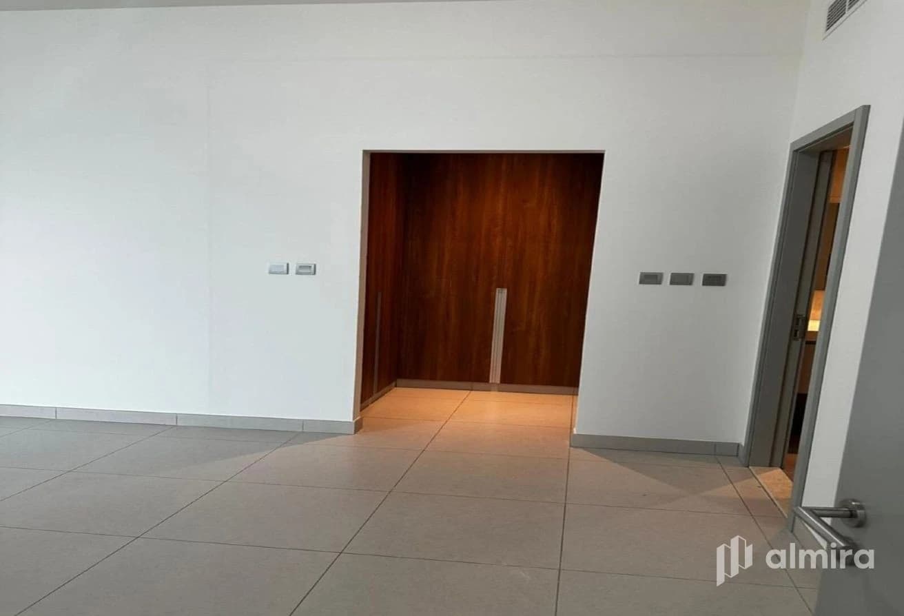 High Floor | Vacant | Prime Location