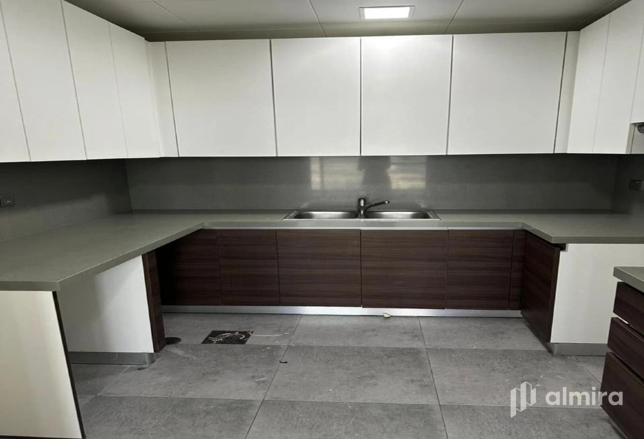 High Floor | Vacant | Prime Location