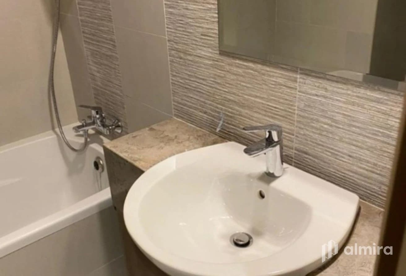 Studio w/+ Balcony | Prime Area | Well Maintained