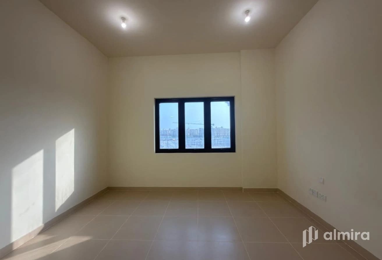 Community View | Vacant | Pristine Condition