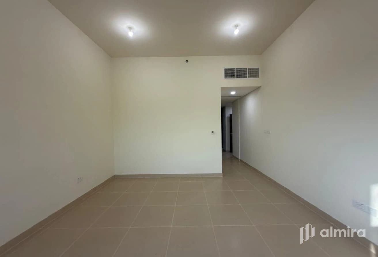 Community View | Vacant | Pristine Condition