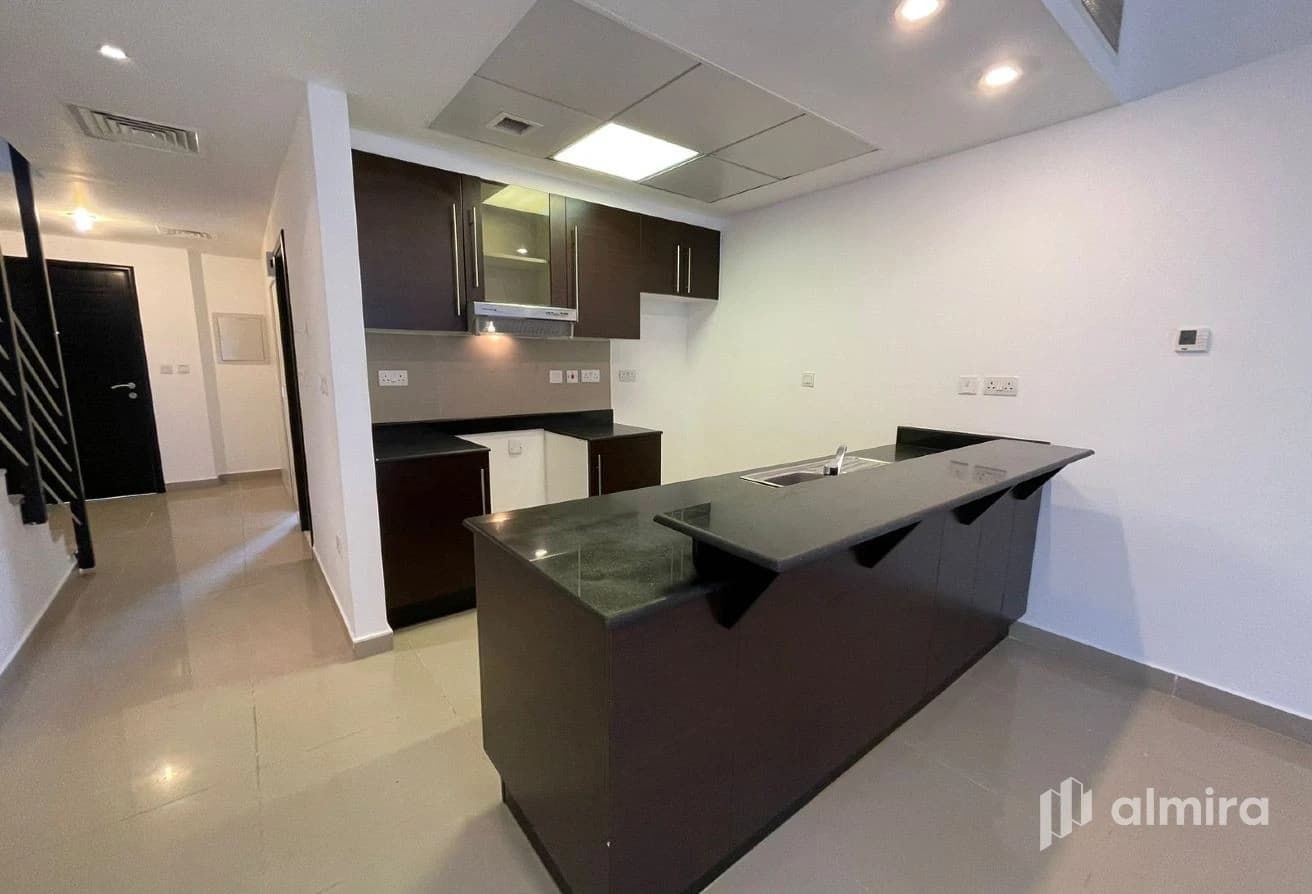 Highly Maintained | Spacious TH | Family Community