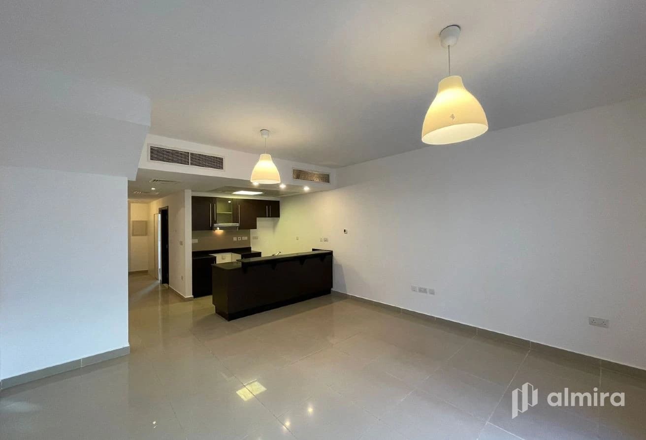 Highly Maintained | Spacious TH | Family Community