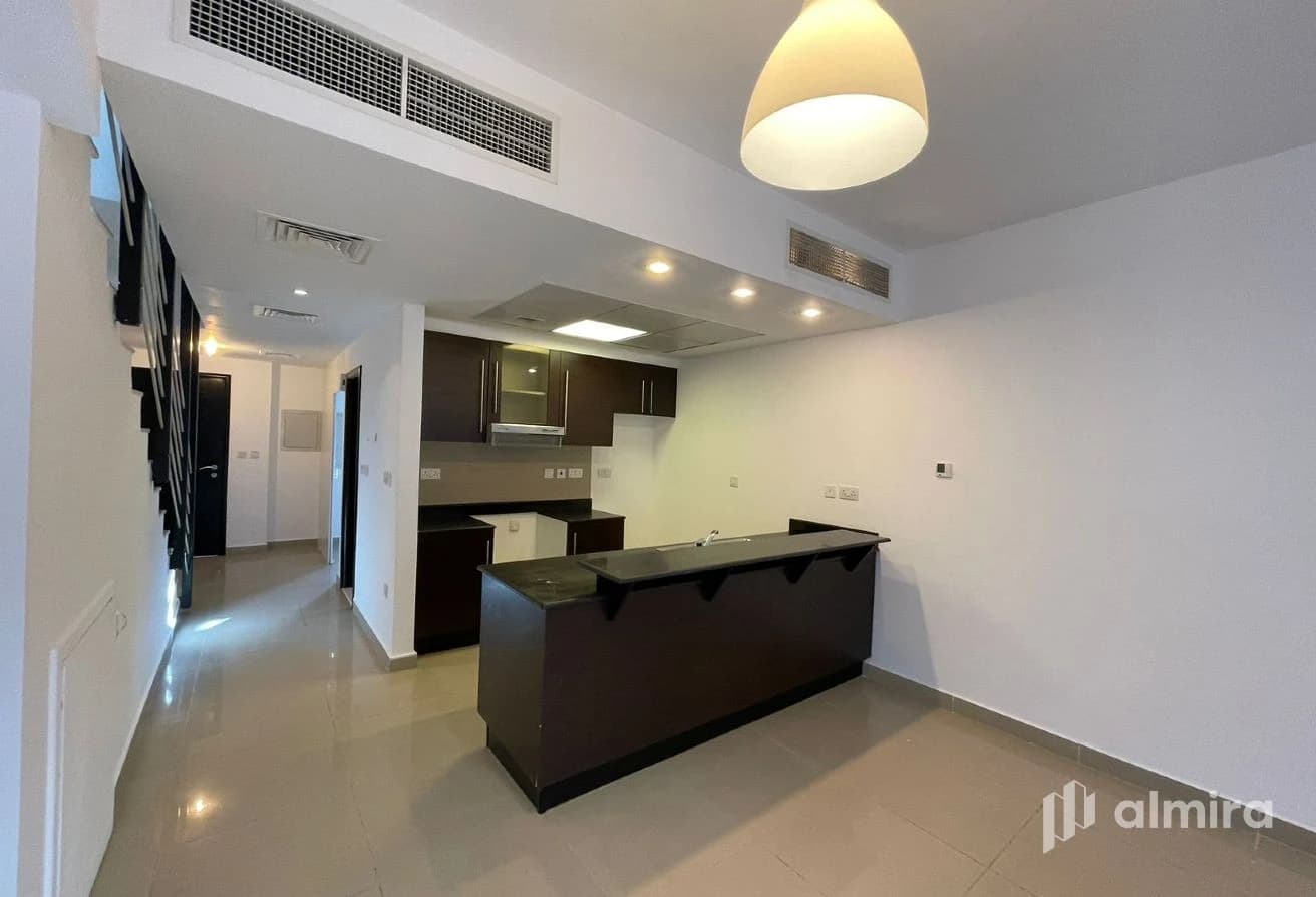 Highly Maintained | Spacious TH | Family Community