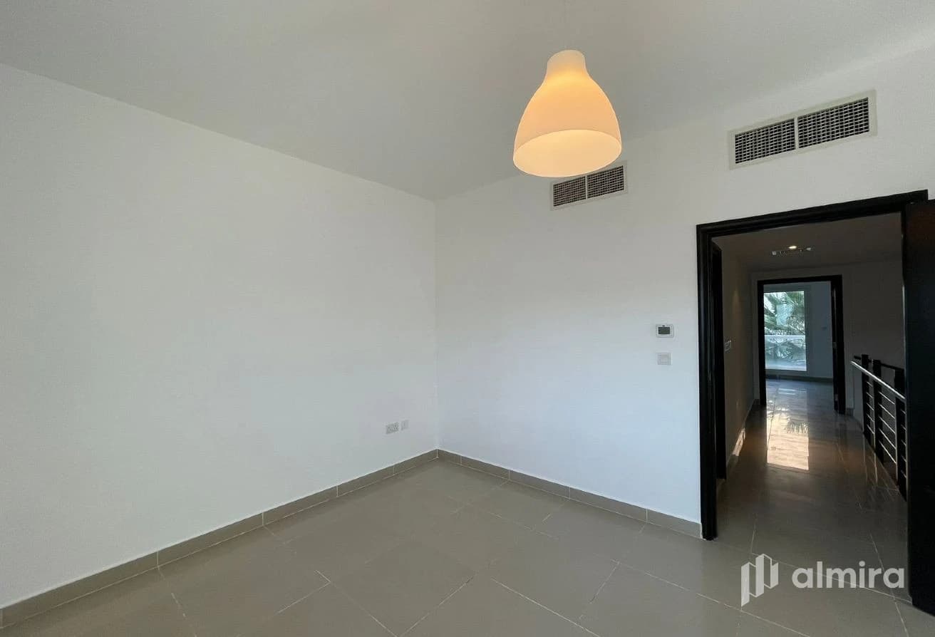 Highly Maintained | Spacious TH | Family Community