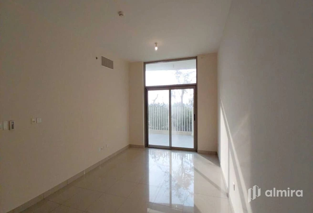 Vacant | Pristine Condition | Prime Location