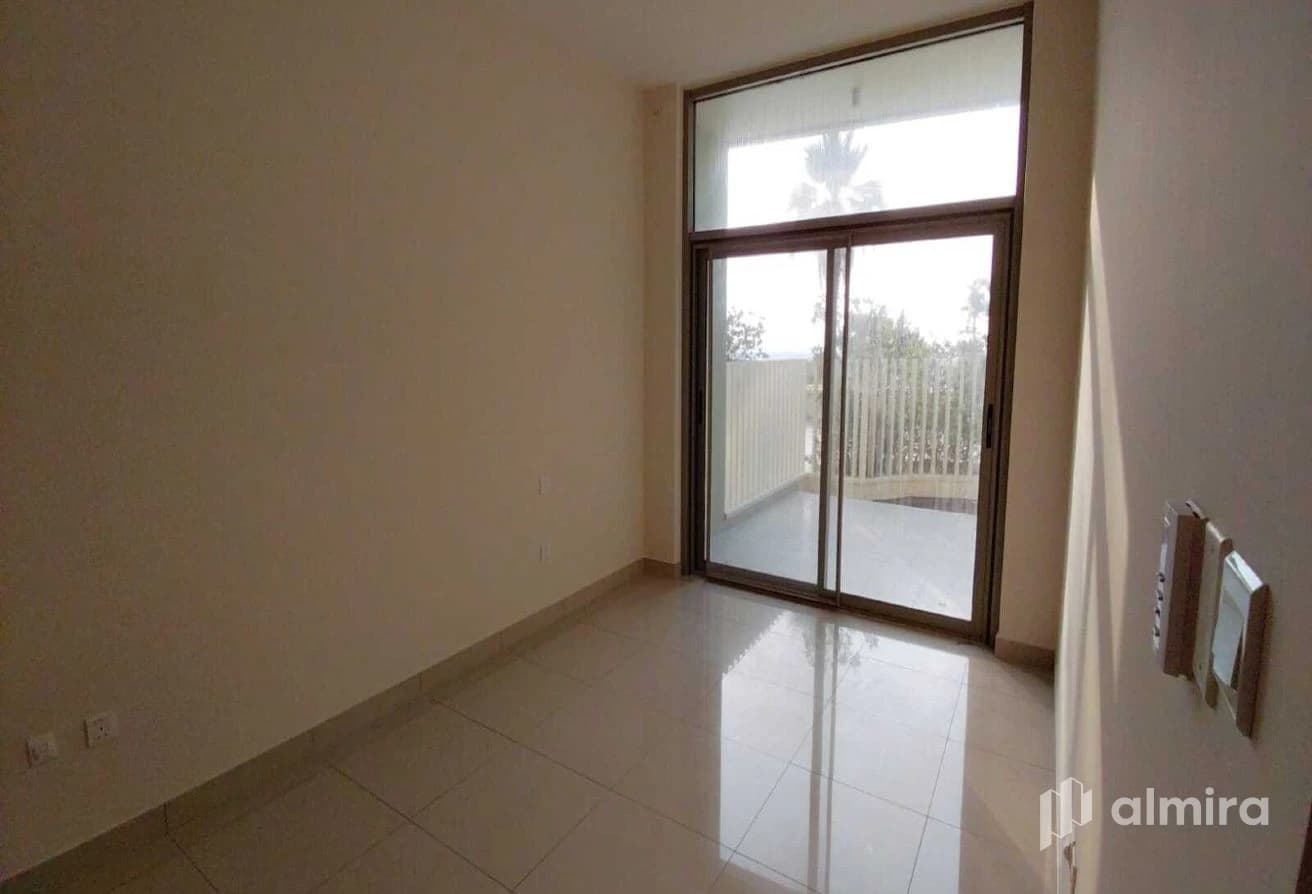 Vacant | Pristine Condition | Prime Location
