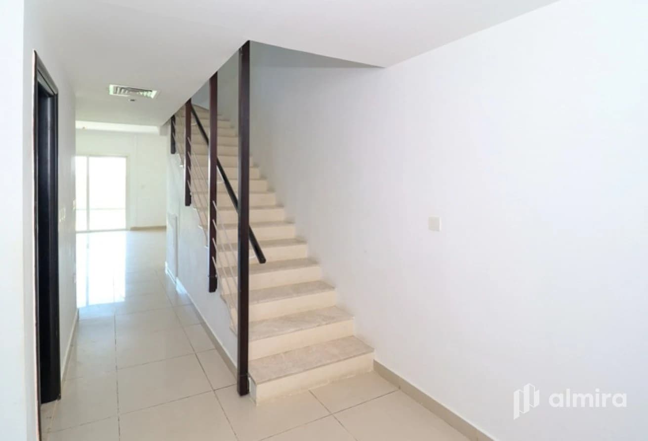 Single Row | 2BR Duplex | Pristine Condition