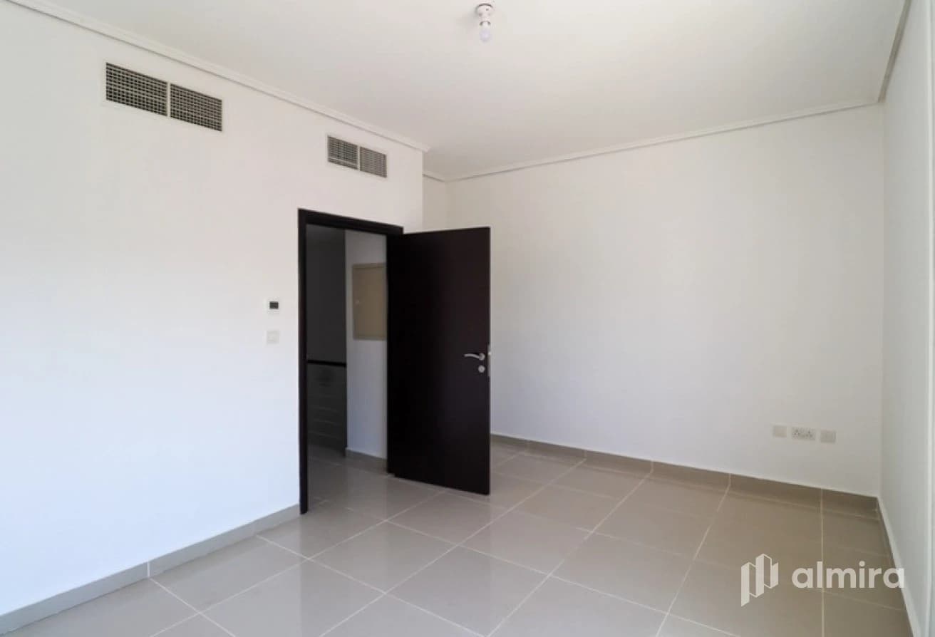 Single Row | 2BR Duplex | Pristine Condition