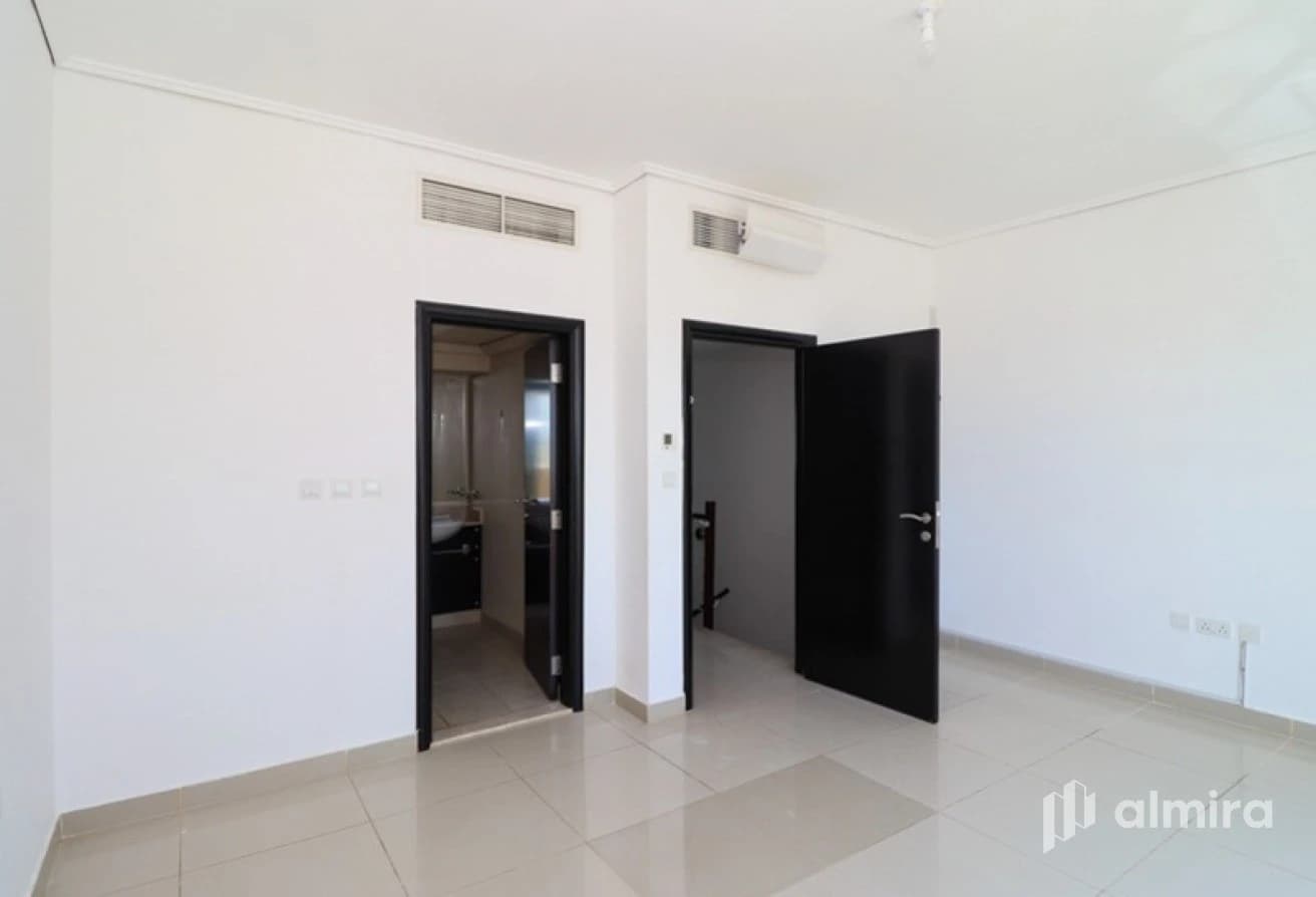 Single Row | 2BR Duplex | Pristine Condition