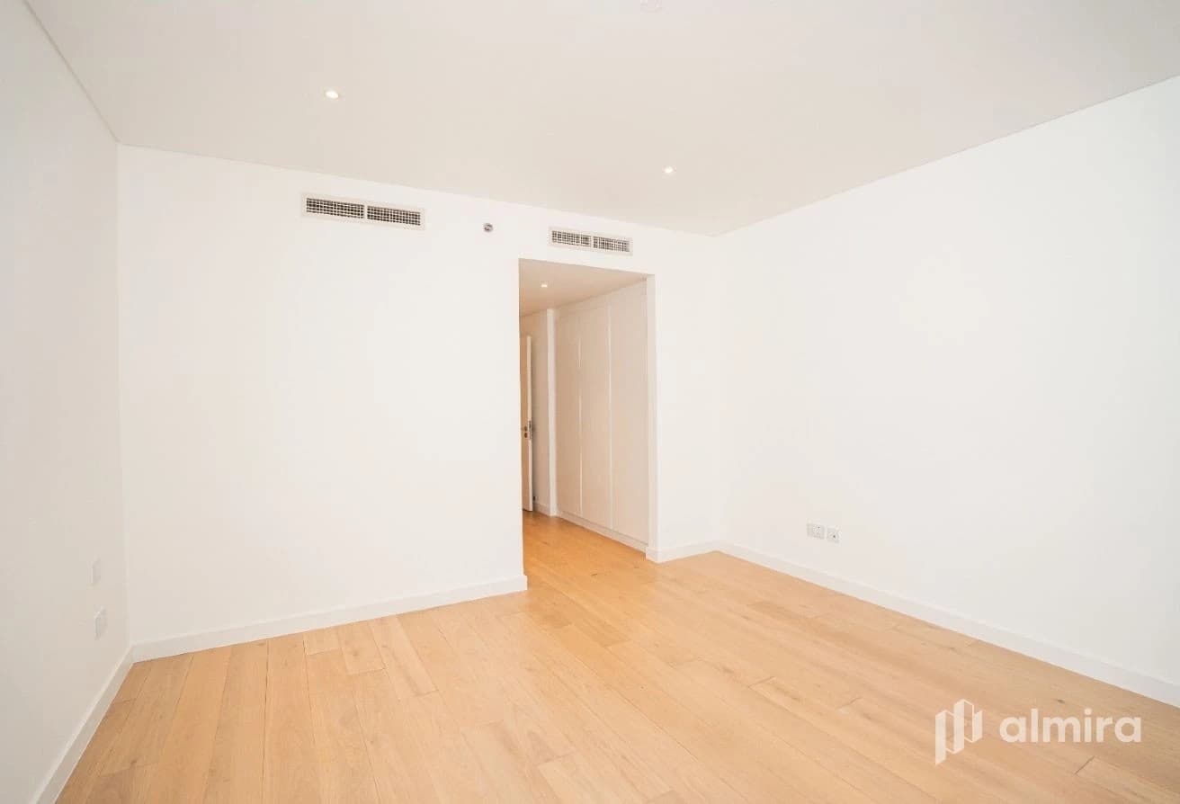2BR+Maid | Sea facing | Huge Balcony