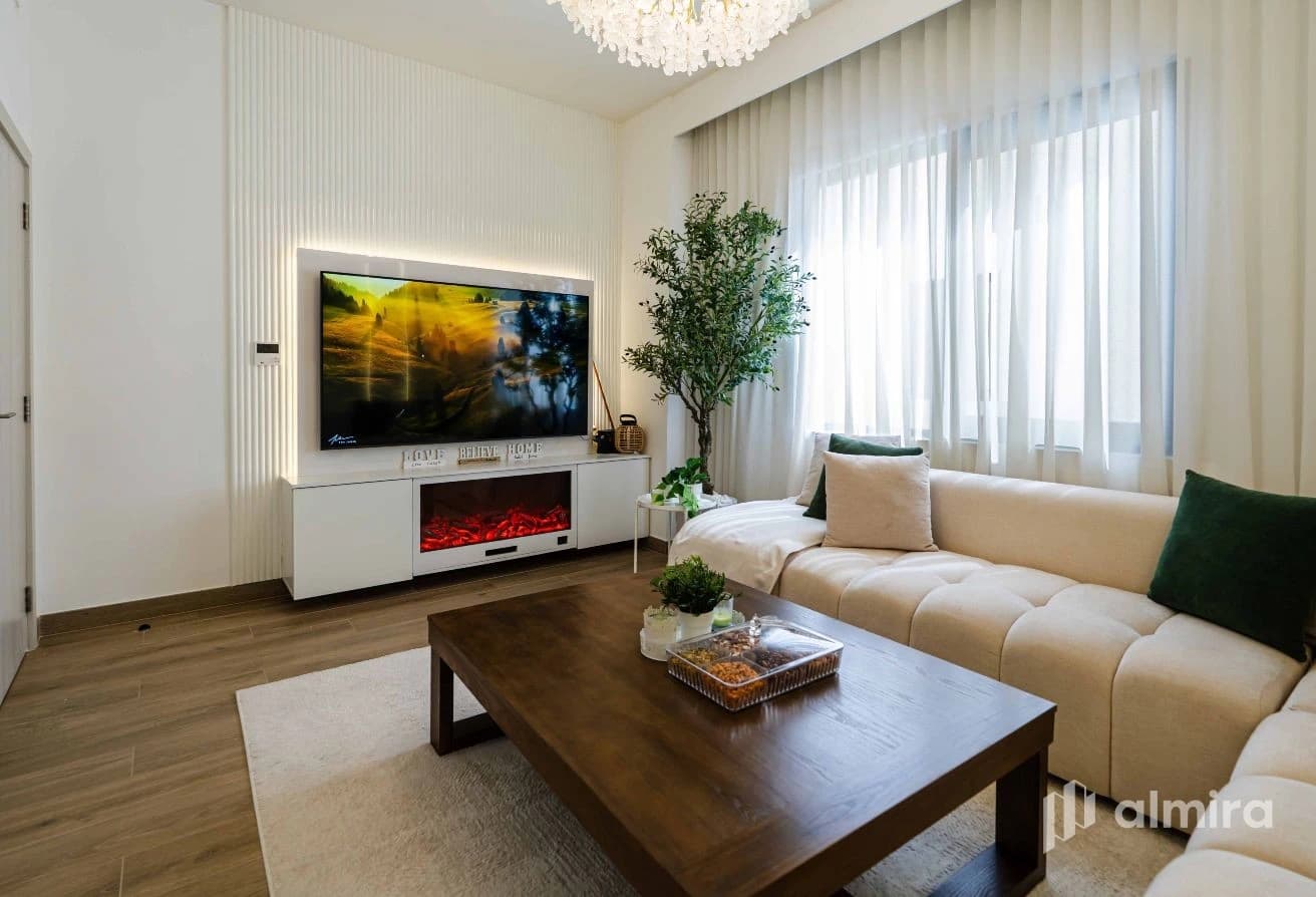 Single Row | Fully Furnished | Private Pool