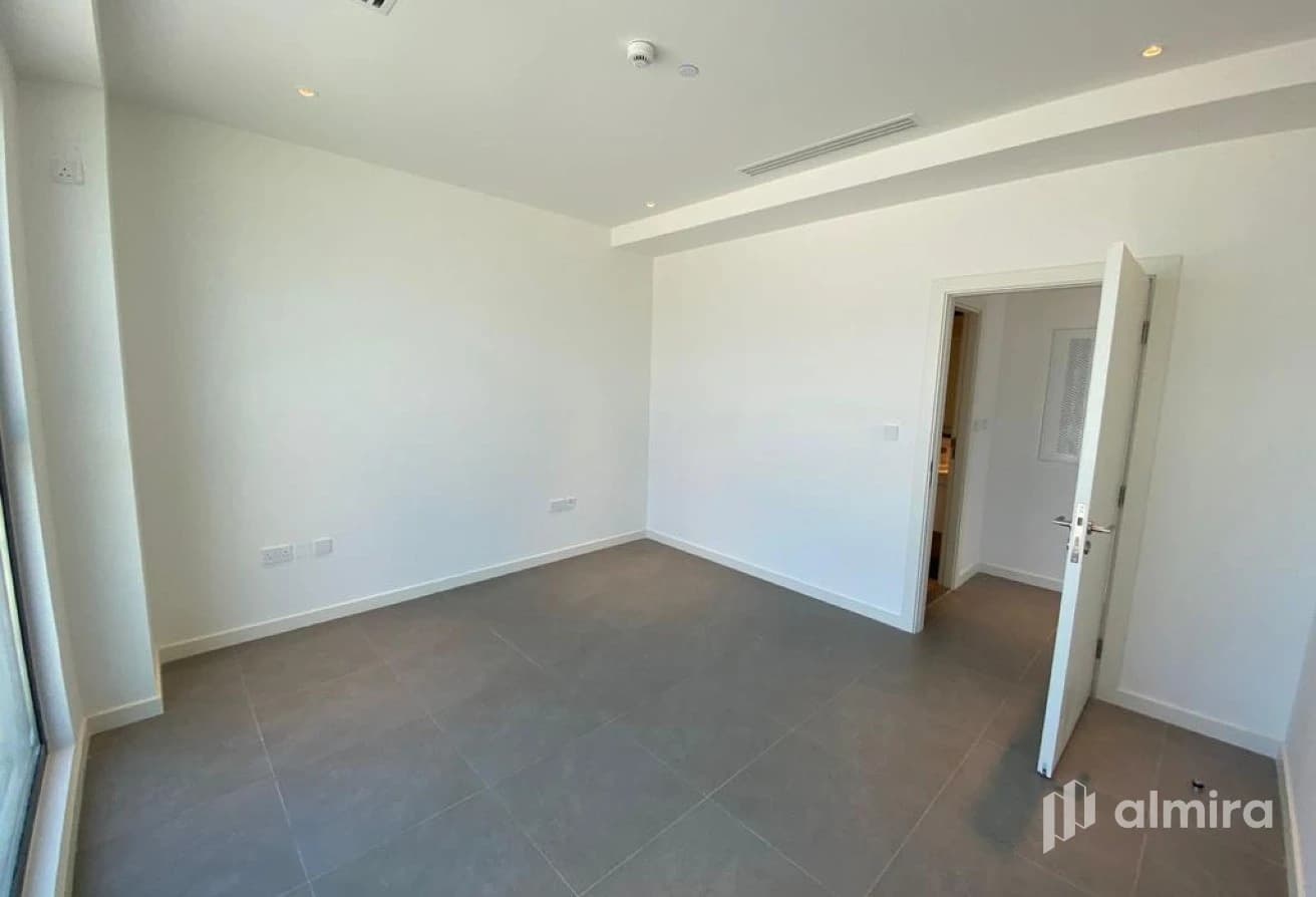 Spacious 2BR+Maid | Vacant | High Floor