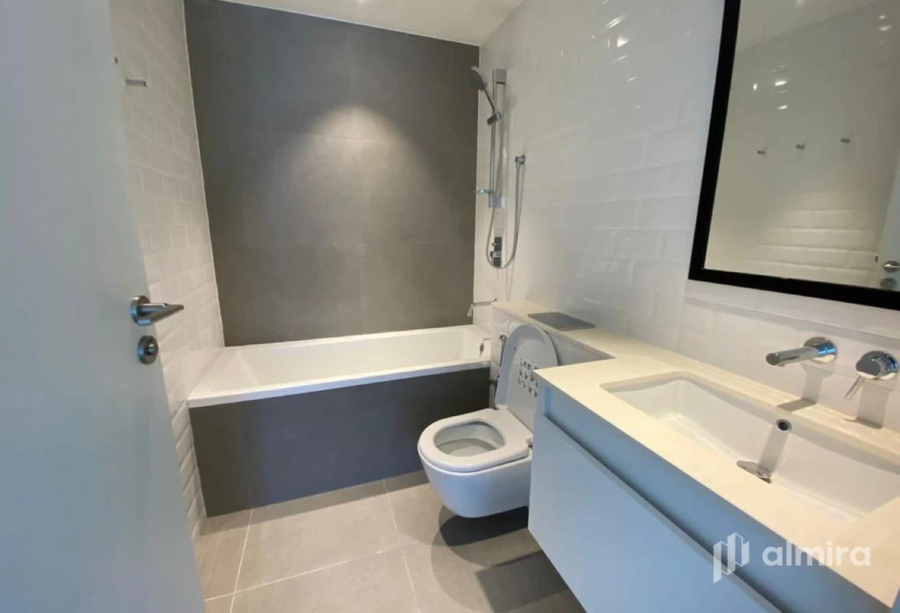 Spacious 2BR+Maid | Vacant | High Floor