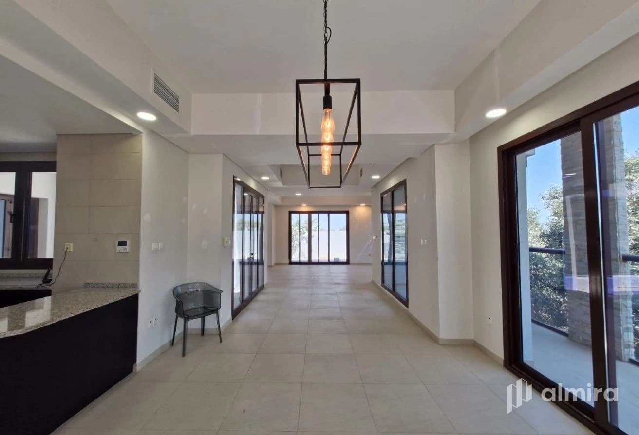 Negotiable | Ready To Move In | Beach Access