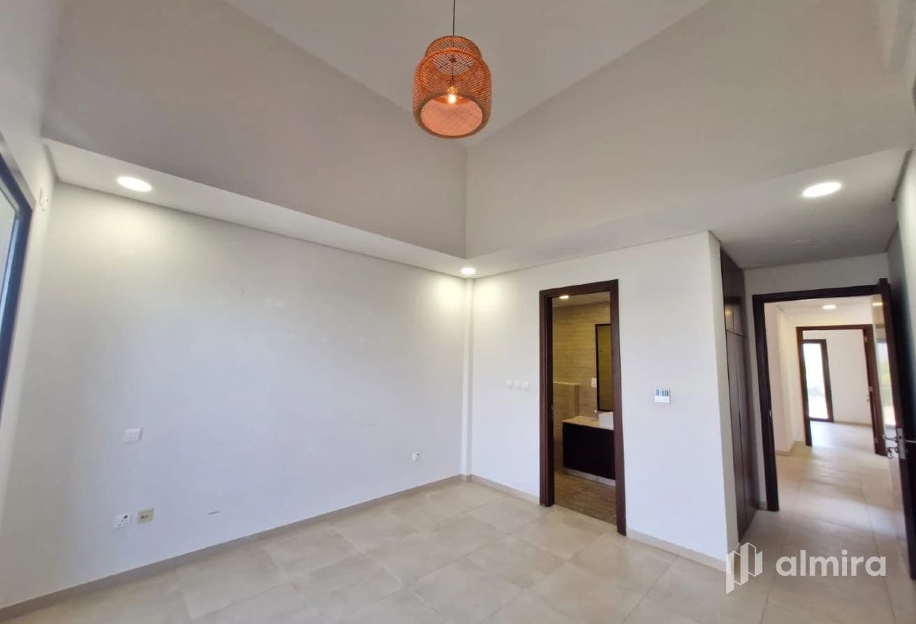 Negotiable | Ready To Move In | Beach Access