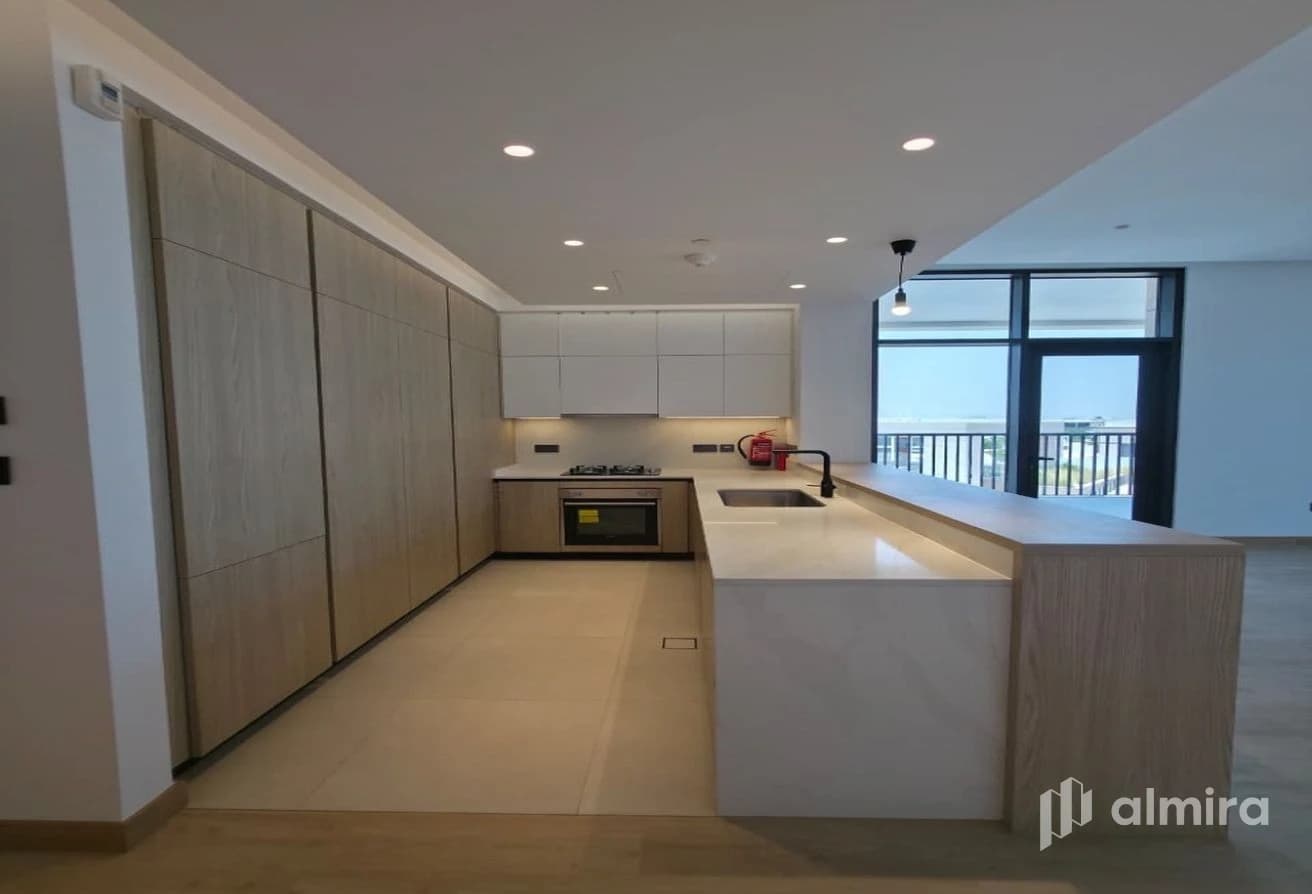 Corner 2BR+M | Exclusive Unit | Rented