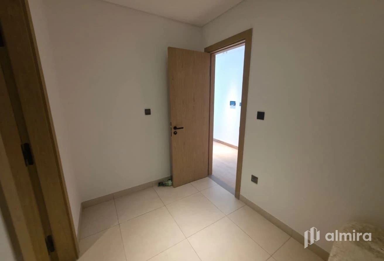Corner 2BR+M | Exclusive Unit | Rented