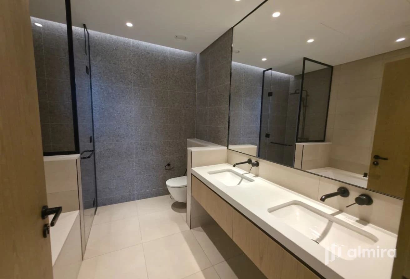 Corner 2BR+M | Exclusive Unit | Rented