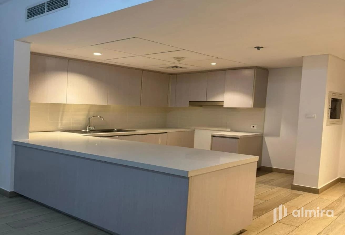 High Floor| Partial Sea View | Vacant