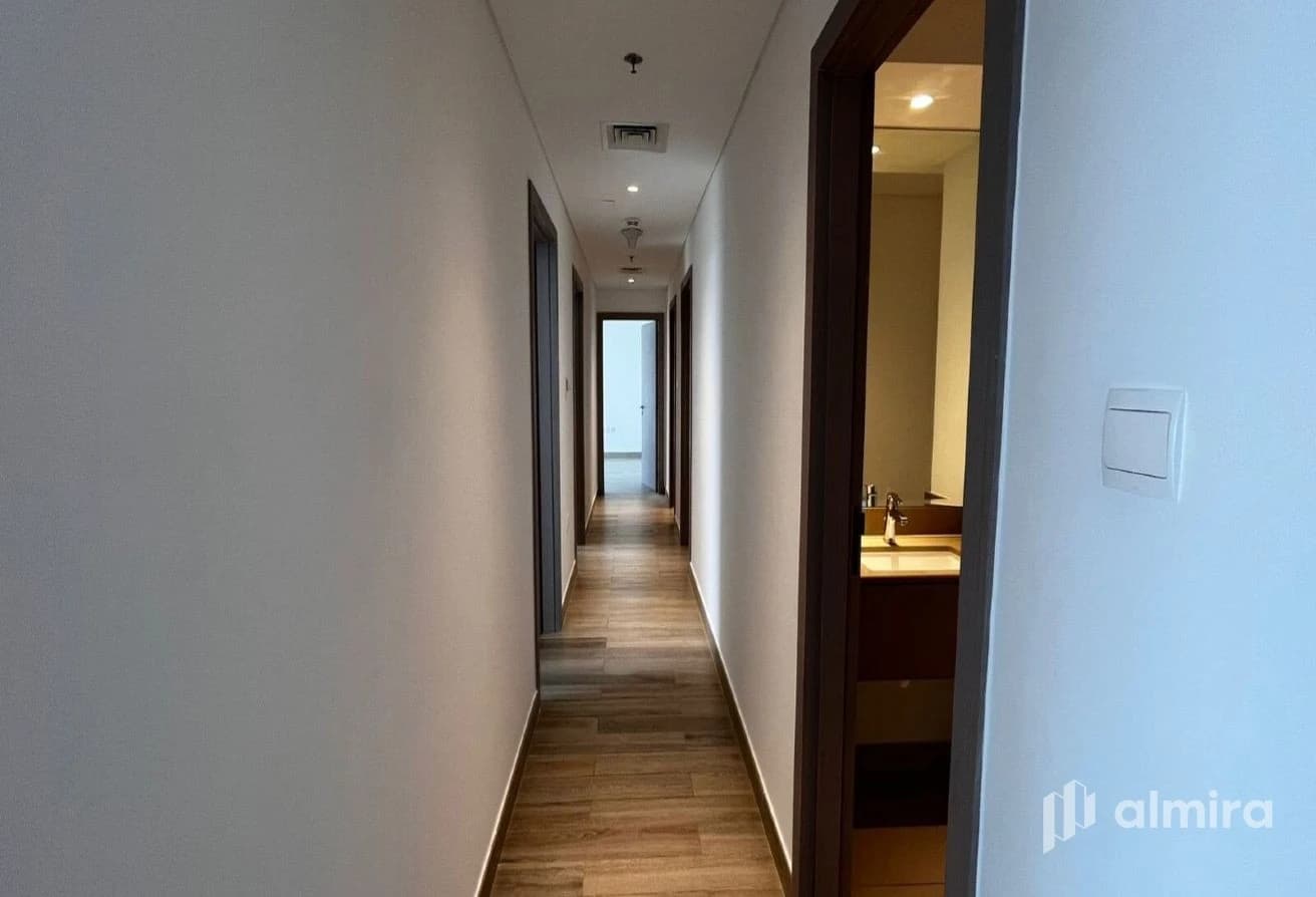 High Floor| Partial Sea View | Vacant