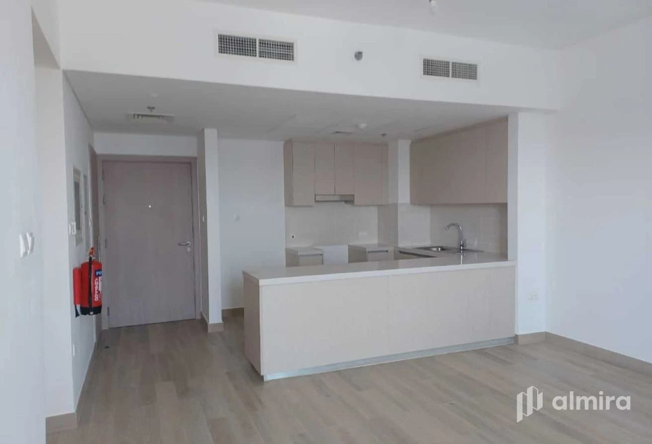 High Floor| Partial Sea View | Vacant