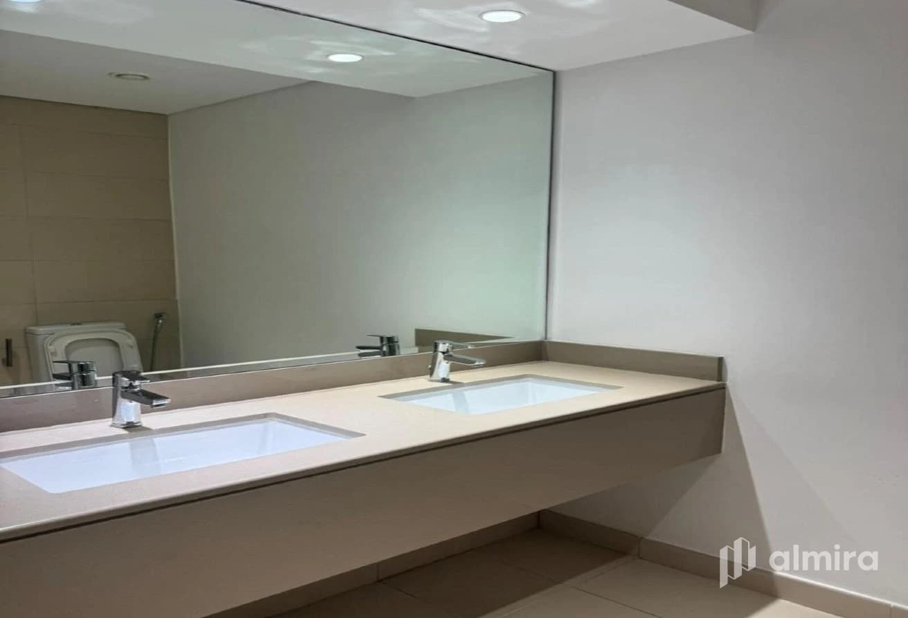 High Floor| Partial Sea View | Vacant