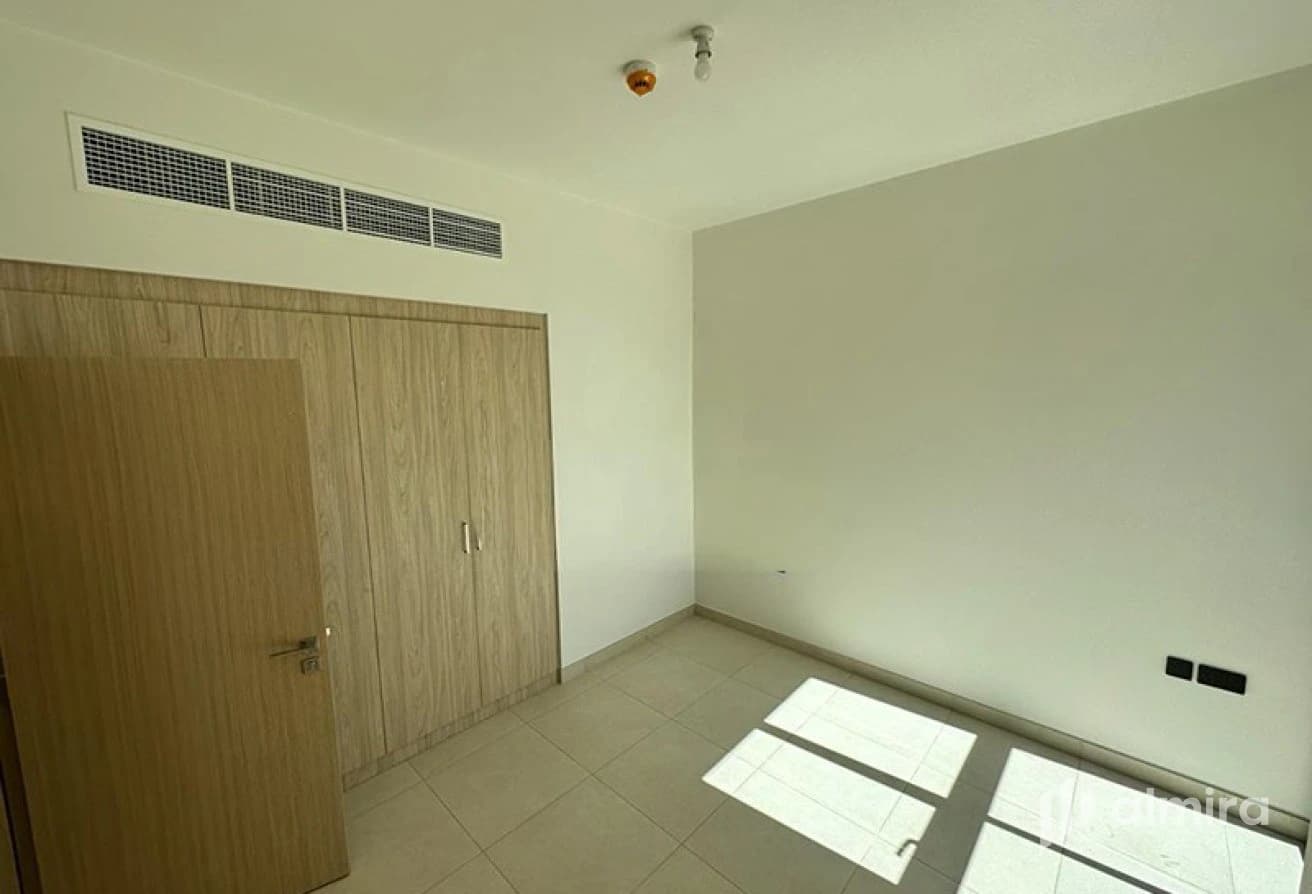 Single Row | Ideal Investment | Modern Layout