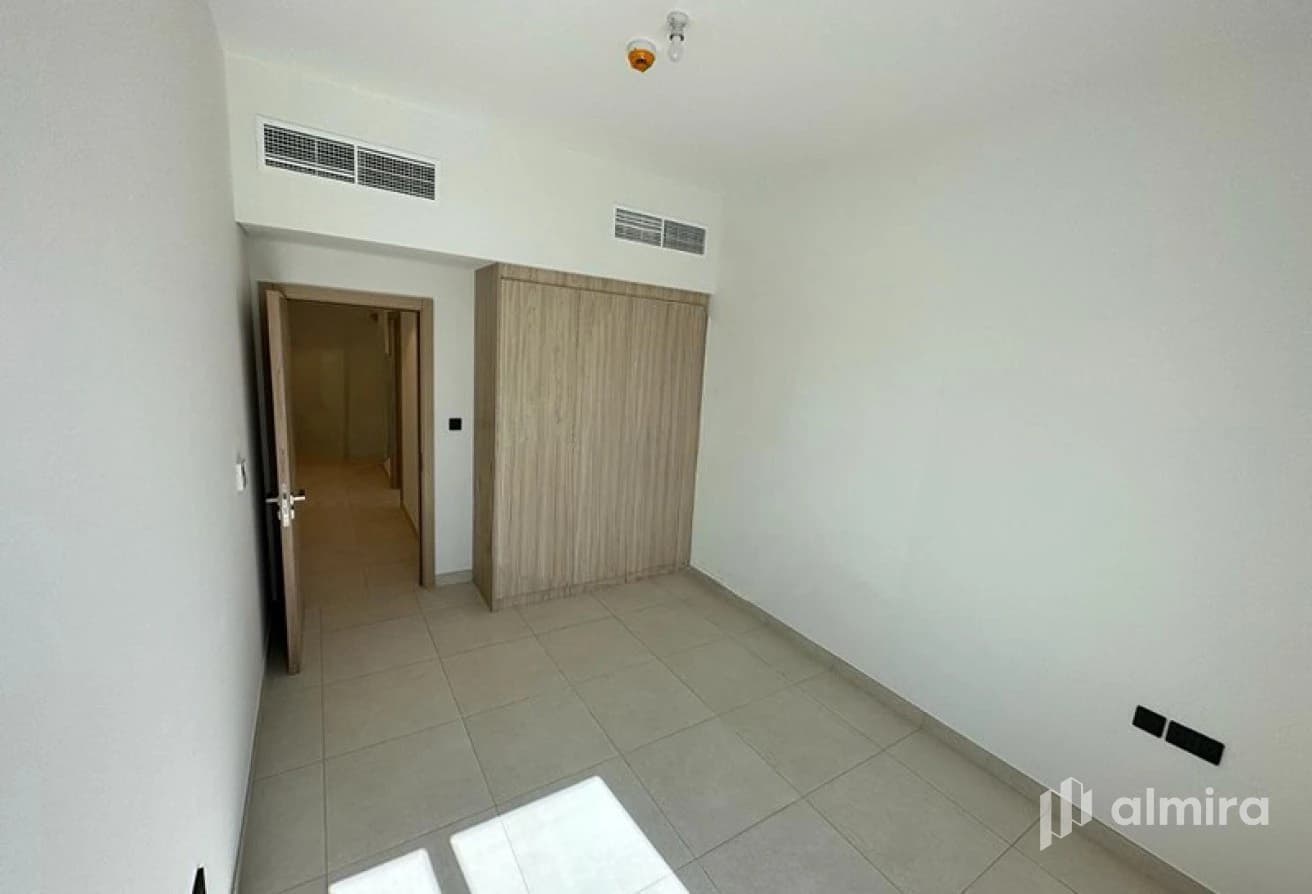 Single Row | Ideal Investment | Modern Layout