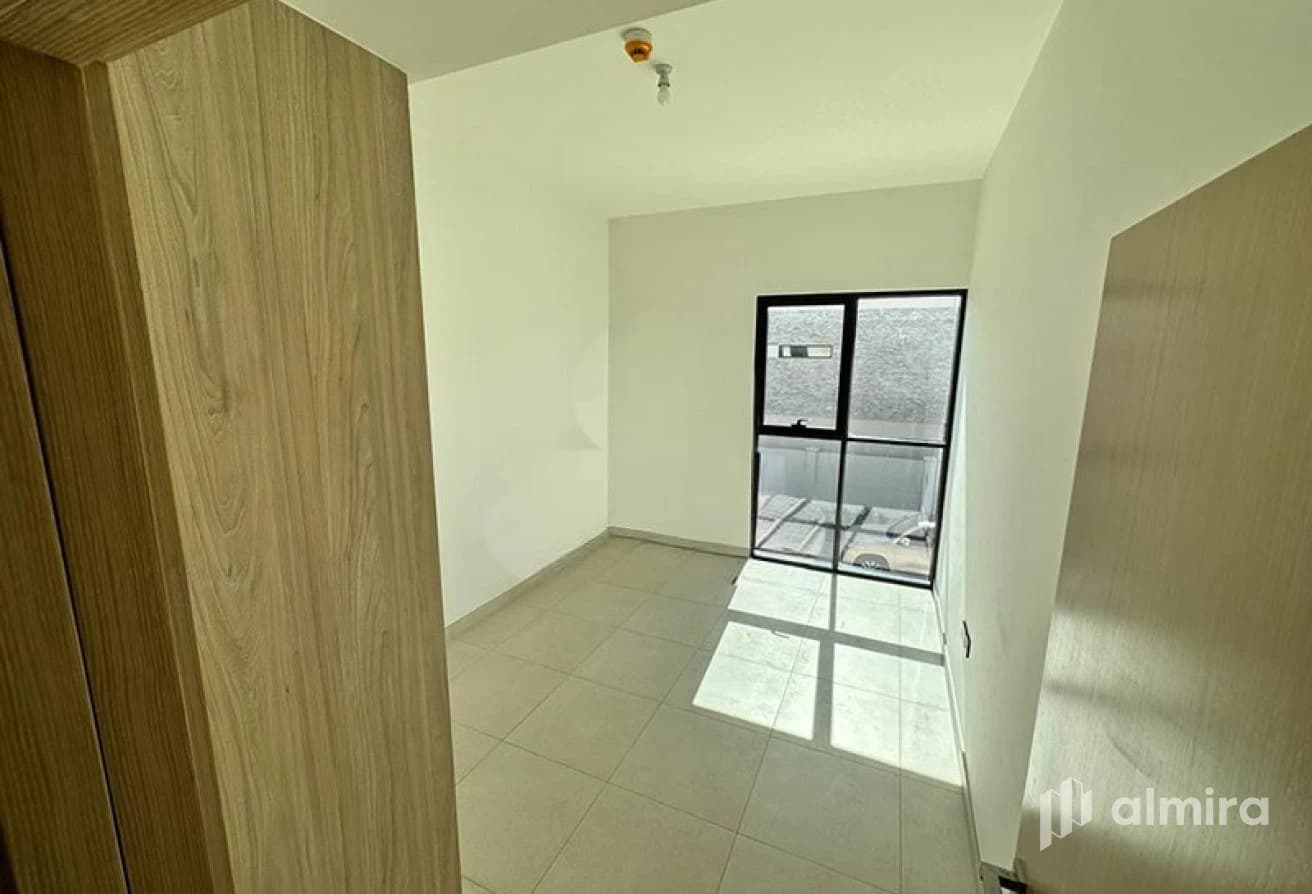 Single Row | Ideal Investment | Modern Layout