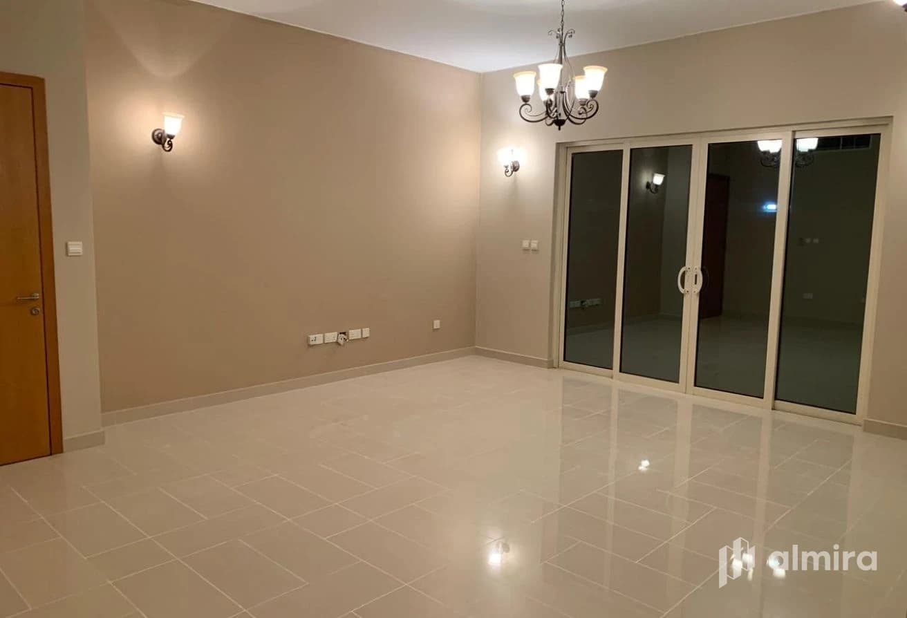Type S | Single Row Corner |Rented till April 2027