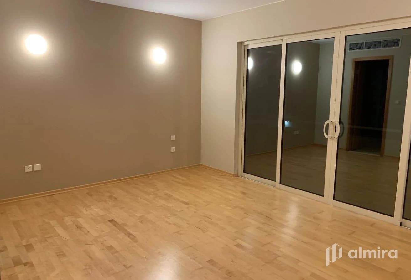 Type S | Single Row Corner |Rented till April 2027