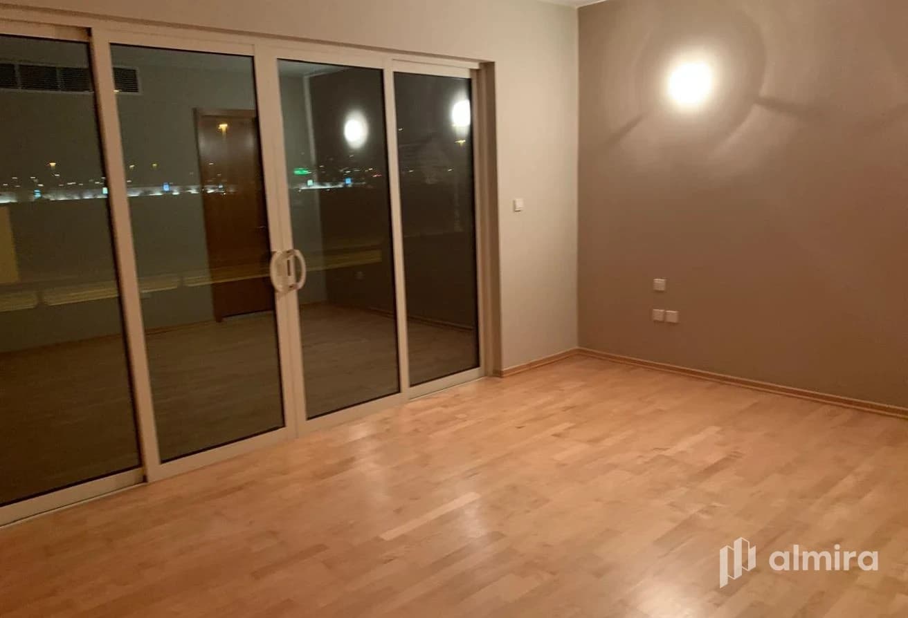 Type S | Single Row Corner |Rented till April 2027