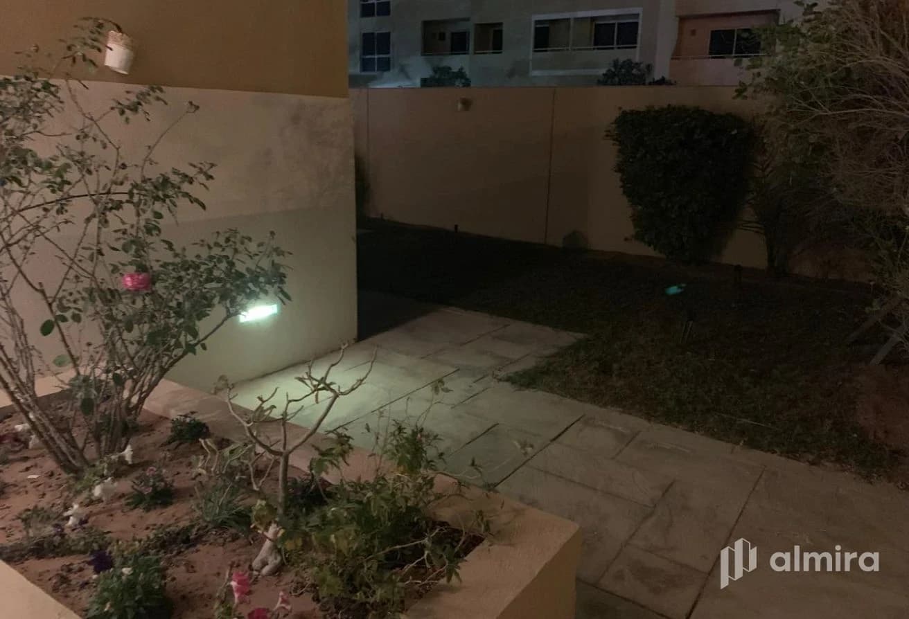 Type S | Single Row Corner |Rented till April 2027