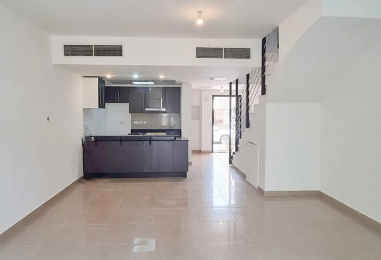 Spacious 4BR+M | Good Condition | Private Garden