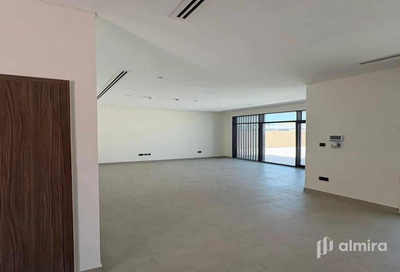 Next To Corner | Brand New | Beach Access