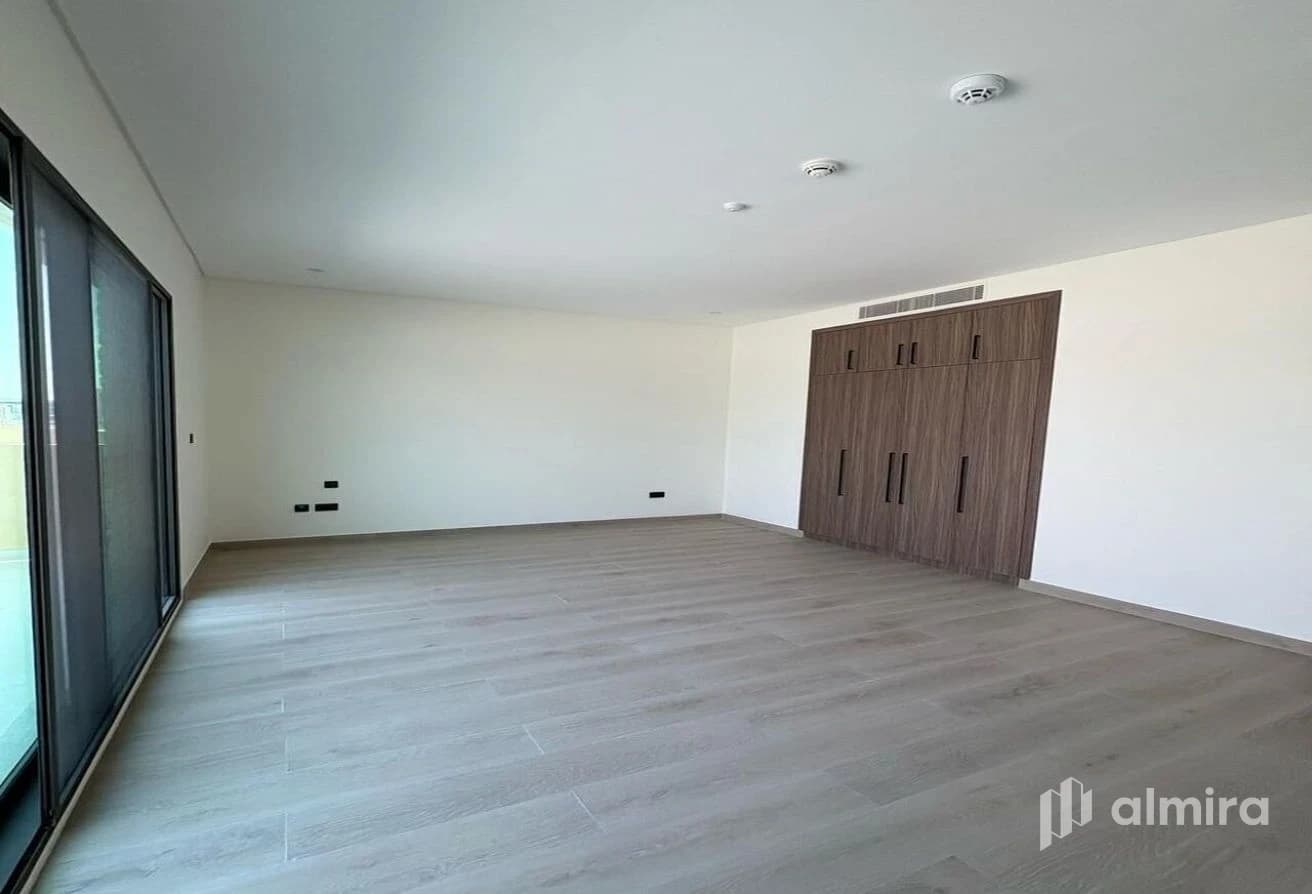 Next To Corner | Brand New | Beach Access