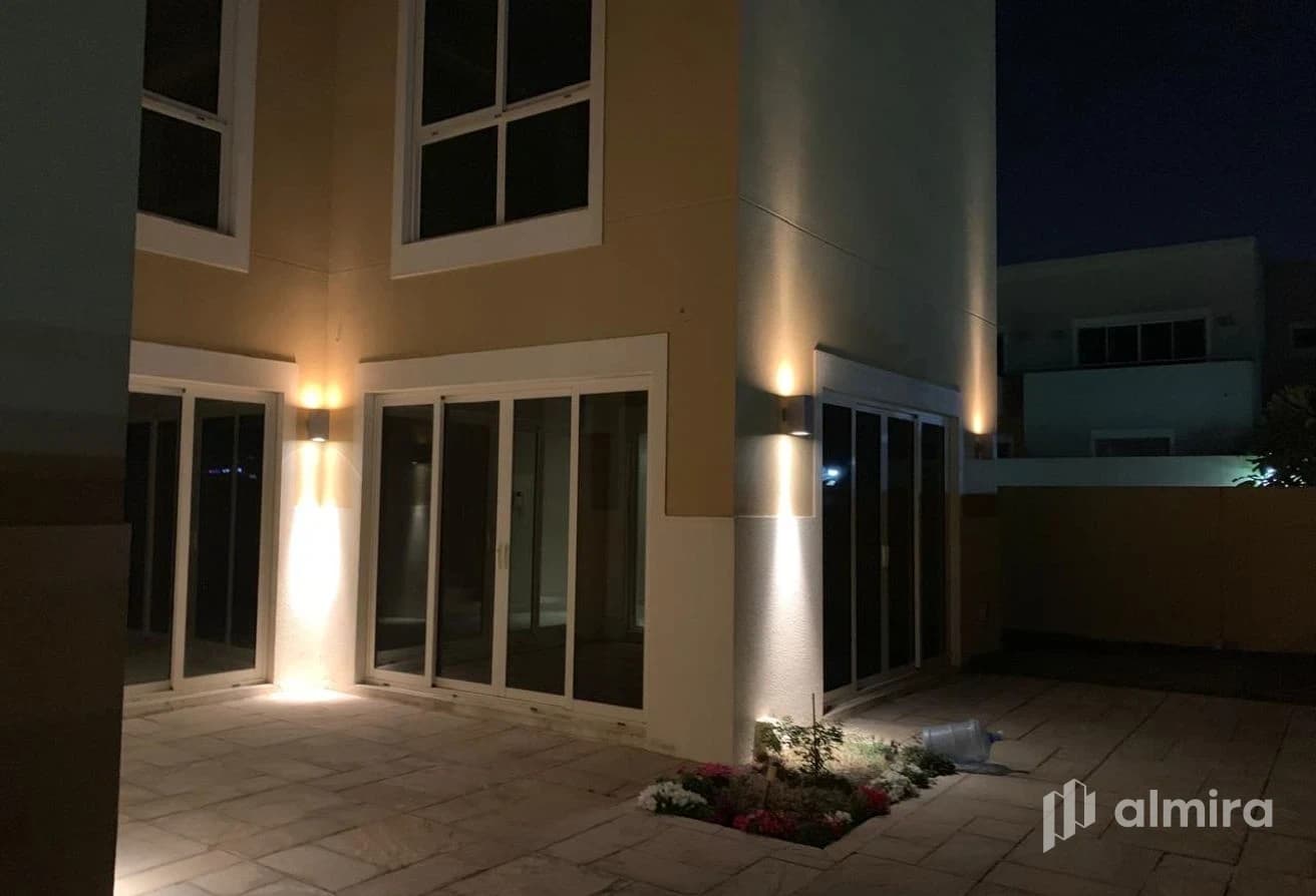 Type S | Single Row Corner |Rented till April 2027