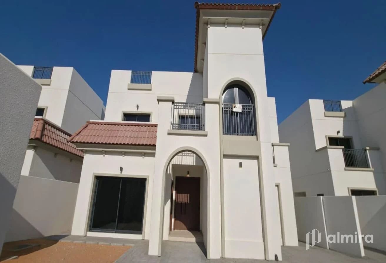 Mediterranean Style | Double Row | Vacant