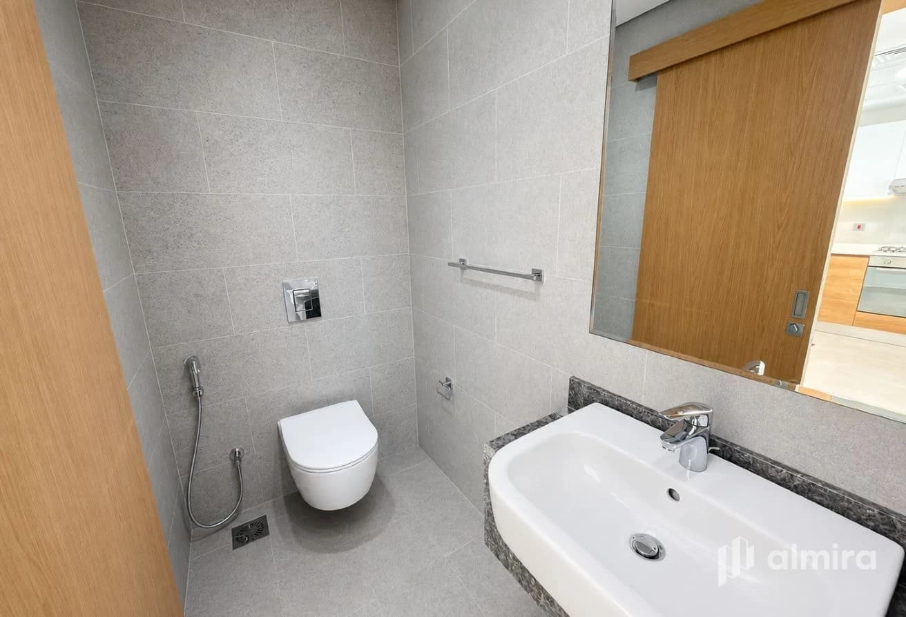 Partial Canal View | High Floor | Ready To Move In